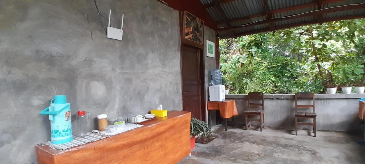 Renny'S Tangkoko Safety Stop Bitung Kültér fotó